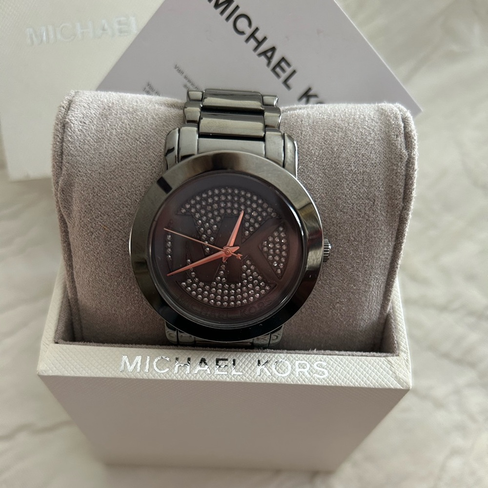 Michael Kors Ladies Runway Crystal Pave Ladies Watch - Rose Gold AccentsMK3543